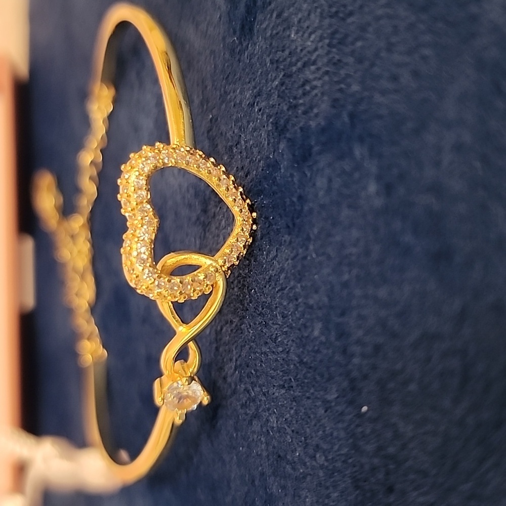 Infinity Heart Bracelet - Picture 3 of 3